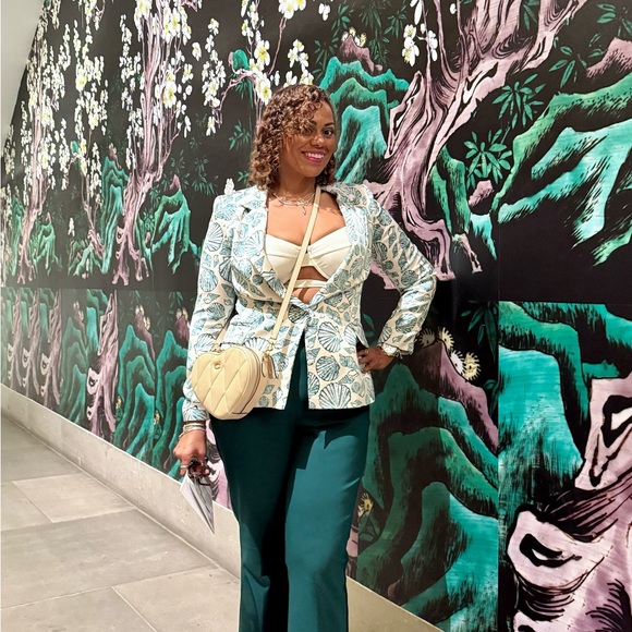 Meet your Posher, Leah - Picture 1 of 1